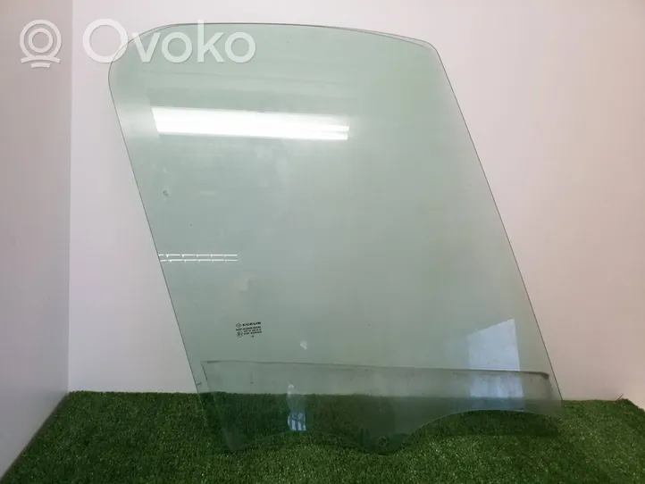 Opel Vivaro Front door window glass four-door 