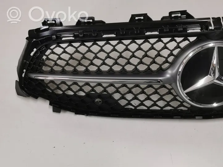 Mercedes-Benz CLA C118 X118 Atrapa chłodnicy / Grill A1188883800