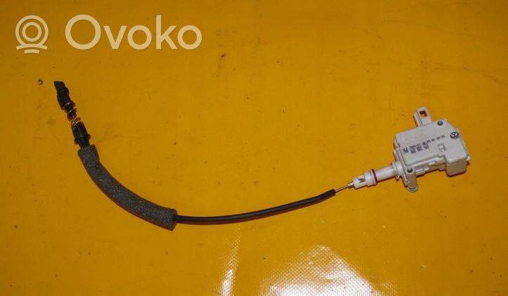 Volkswagen Phaeton Fuel tank cap lock motor 1C0810773