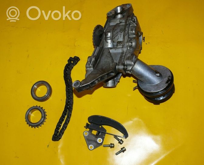 Audi A8 S8 D2 4D Oil pump 057115105B