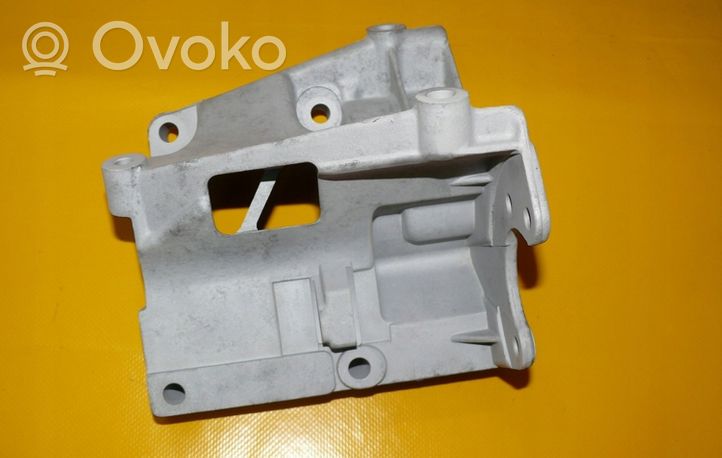 Audi A8 S8 D2 4D A/C compressor mount bracket 057260885