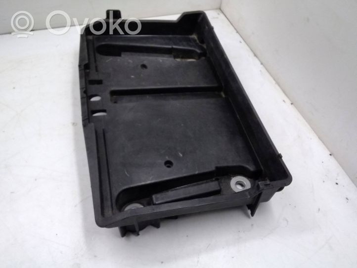 Mercedes-Benz C AMG W205 Boîte de batterie A2056200118