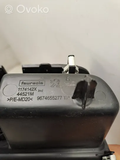 Peugeot 208 Connecteur/prise USB 9674655277