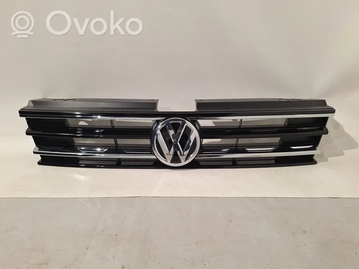 Volkswagen Tiguan Grille calandre supérieure de pare-chocs avant 5NA853653