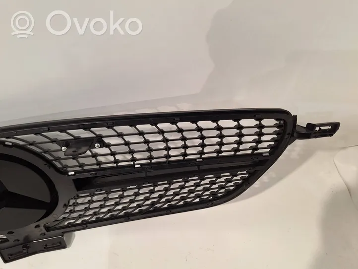 Mercedes-Benz GLE (W166 - C292) Maskownica / Grill / Atrapa górna chłodnicy A0008880160