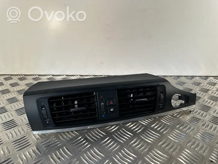 BMW X3 F25 Centrinės oro grotelės 918474310