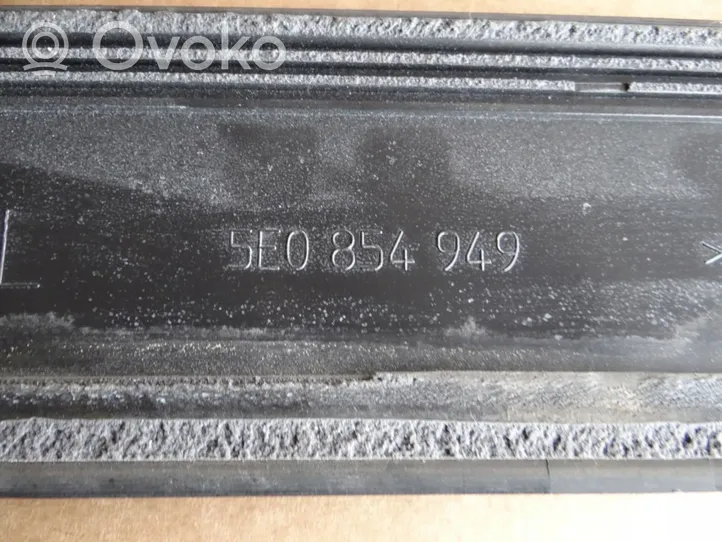 Skoda Octavia Mk3 (5E) Listwa drzwi tylnych 5E0854949