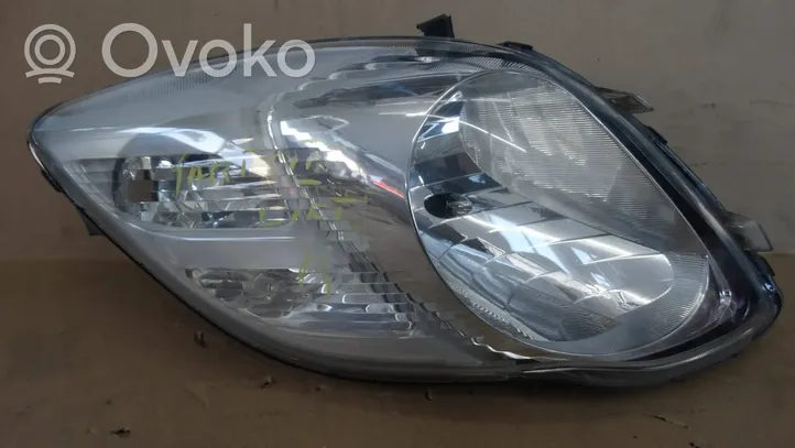 Toyota Yaris Lampa przednia 811500D330