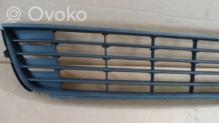 Volkswagen Touran I Grille inférieure de pare-chocs avant 1T0853677C