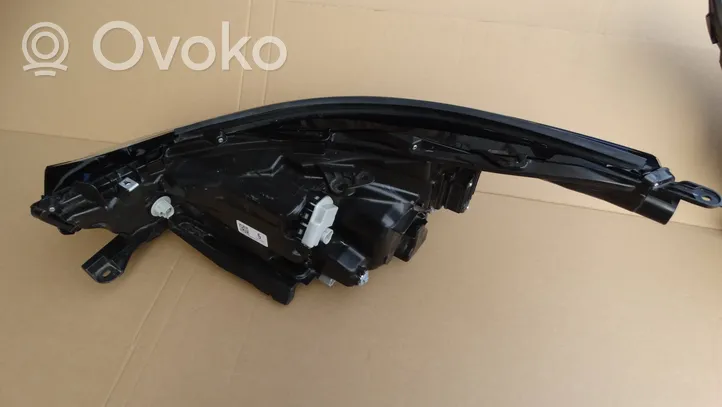 Toyota Highlander XU70 Lampa przednia 10000-8A06K