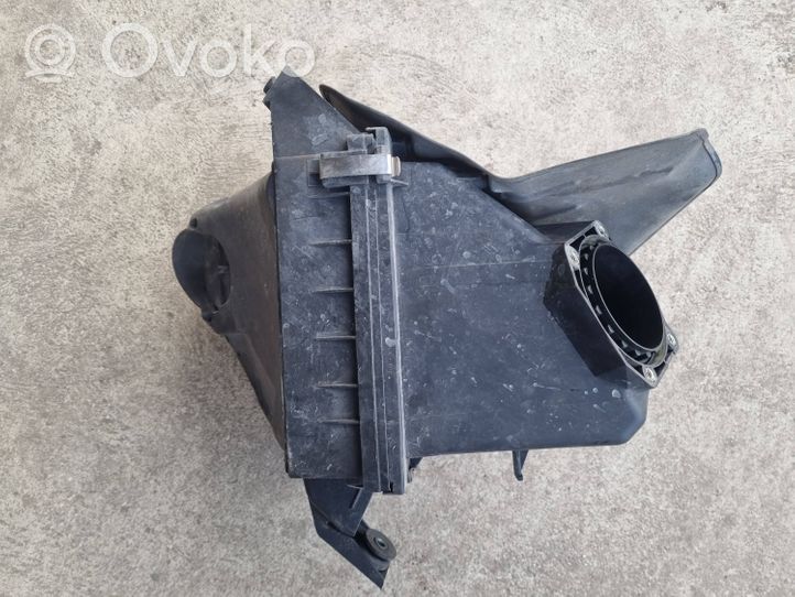 Volkswagen PASSAT B5 Oro filtro dėžė 3B0133837D