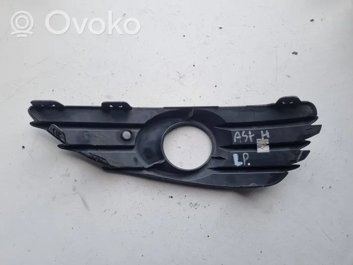 Opel Astra H Kratka dolna zderzaka przedniego 13110336