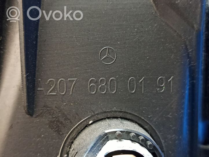 Mercedes-Benz E C207 W207 Hansikaslokerosarja A2076800191