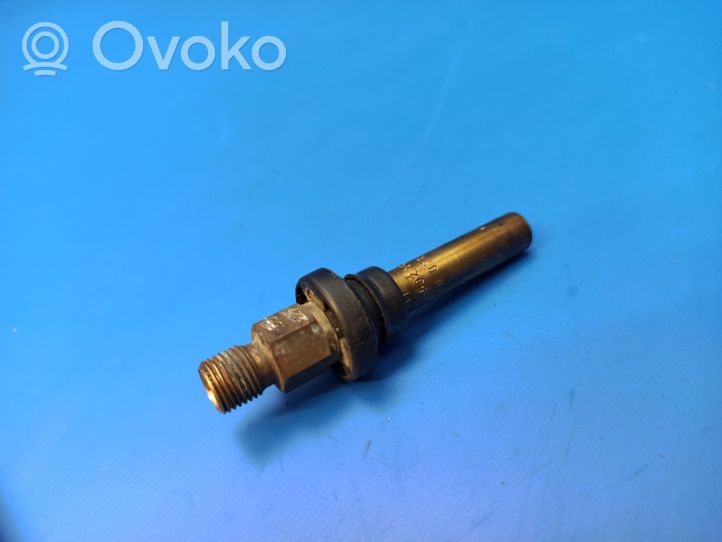 Mercedes-Benz 380 560SEC C126 Fuel injector 0000785823