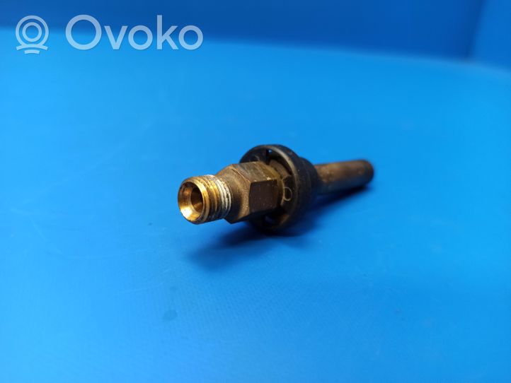 Mercedes-Benz 380 560SEC C126 Fuel injector 0000785823