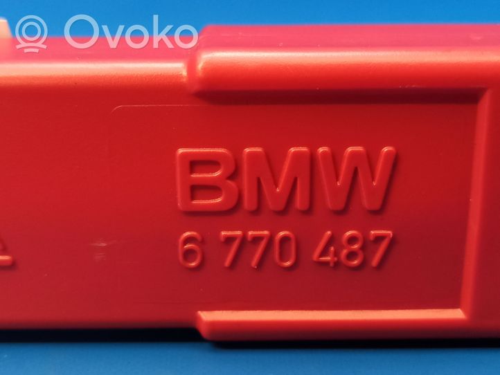 BMW X4 F26 Trójkąt ostrzegawczy 6770487