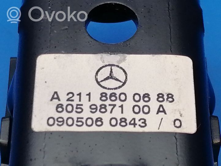 Mercedes-Benz E W211 Turvavyön korkeudensäädin A2118600688