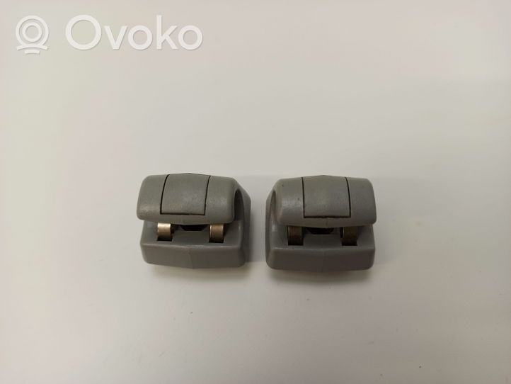 Mercedes-Benz E W211 Clip/gancio/supporto per aletta parasole 