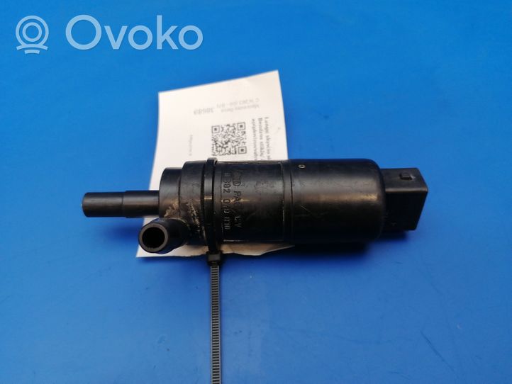 Mercedes-Benz C W203 Windscreen/windshield washer pump w203