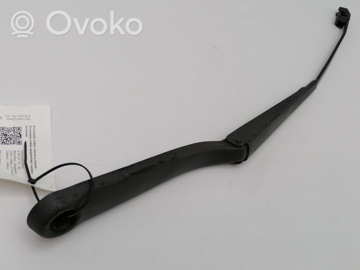 Mercedes-Benz S W126 Front wiper blade arm 