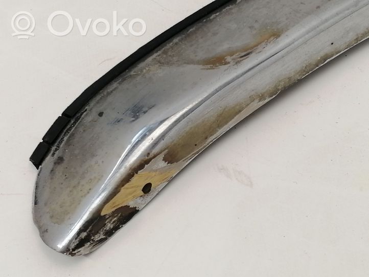 Mercedes-Benz S W116 Rivestimento passaruota anteriore 