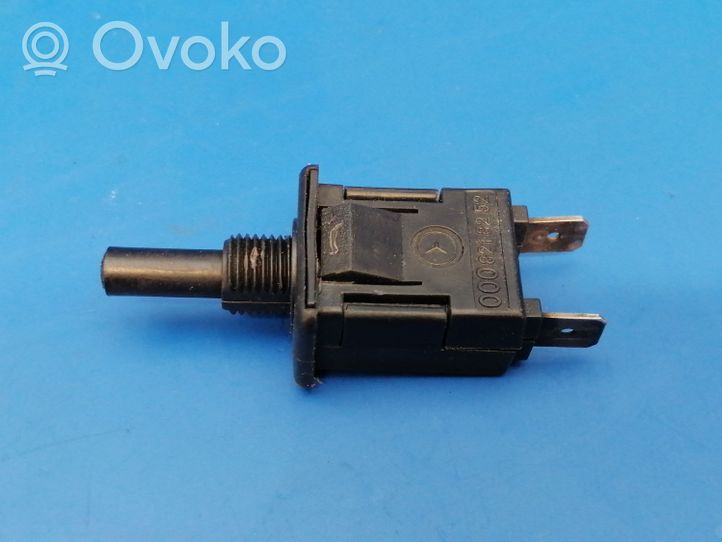 Mercedes-Benz E W123 Sensore del freno di stazionamento/freno a mano 0008213252