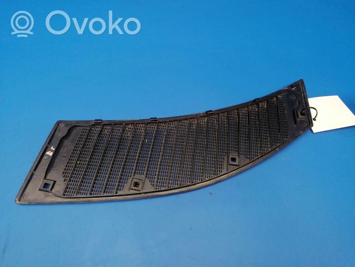 Mercedes-Benz E W123 Rivestimento del tergicristallo 1238360265