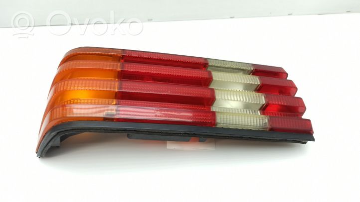 Mercedes-Benz 380 560SEC C126 Lampa tylna 22072