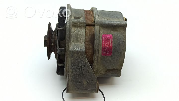 Mercedes-Benz E W123 Generatore/alternatore 0120489323