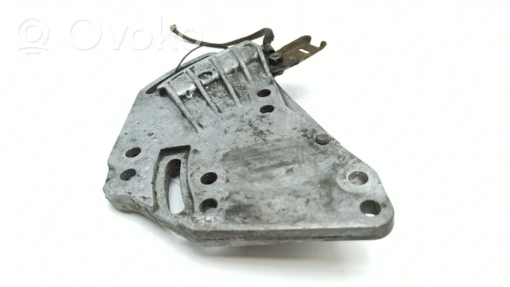 Mercedes-Benz 380 560SEC C126 Supporto di montaggio della pompa del servosterzo 1174661241