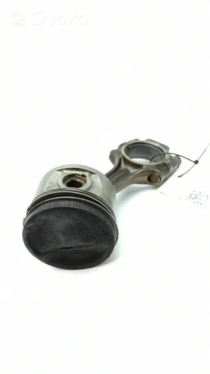 Mercedes-Benz S W116 Piston avec bielle 11004