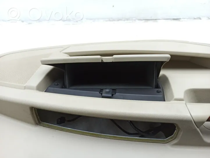 Cadillac SRX Rivestimento del pannello della portiera anteriore 1GA0262758