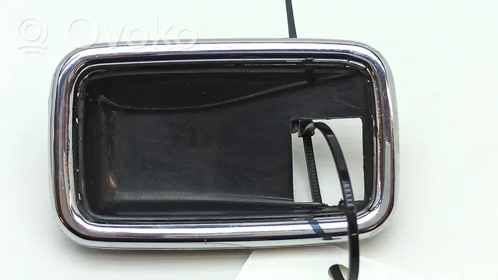 Mercedes-Benz COMPAKT W115 Couvre poignée de porte avant 1087660611