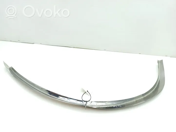 Mercedes-Benz COMPAKT W115 Rear arch trim 