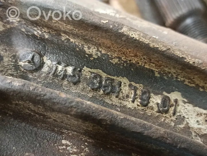 Mercedes-Benz COMPAKT W115 Takatasauspyörästö R1153513208