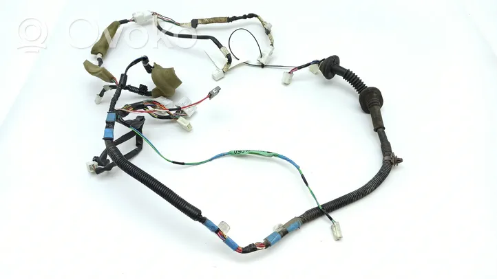 Lexus LS 430 Cableado de puerta trasera 8215350050