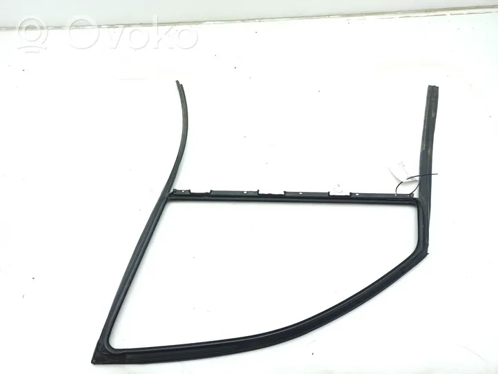 Lexus LS 430 Rubber seal front door window/glass 0010GJ3180557