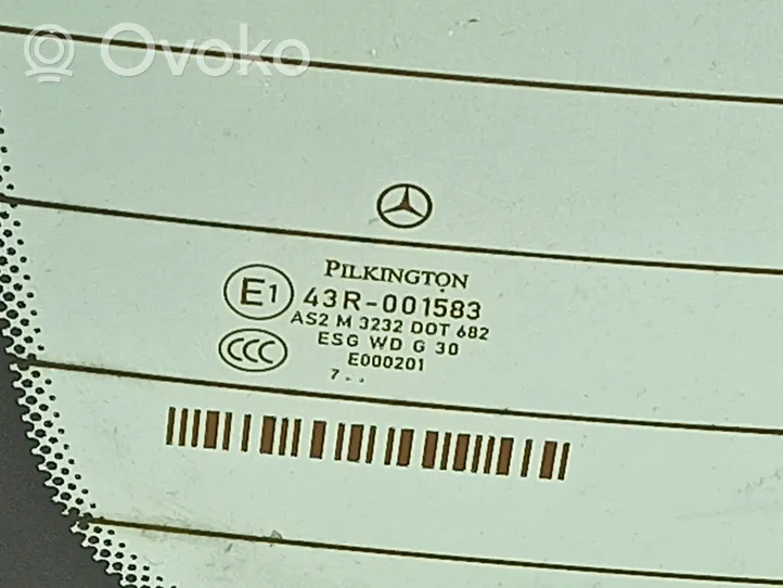 Mercedes-Benz C W204 Szyba tylna 