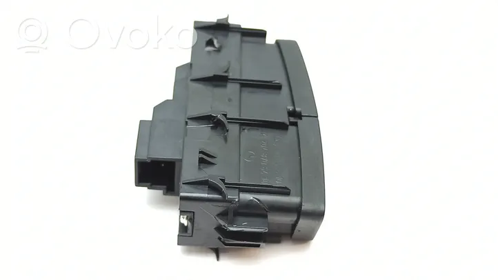 Mercedes-Benz E W212 Central locking switch button A2048706410