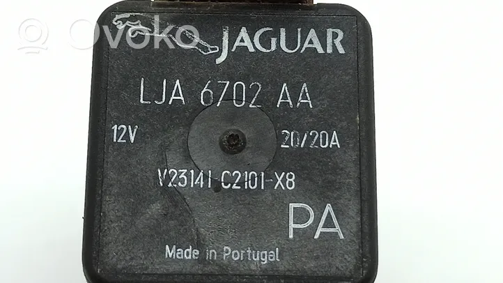 Jaguar XJ X308 Coolant fan relay LJA6702AA