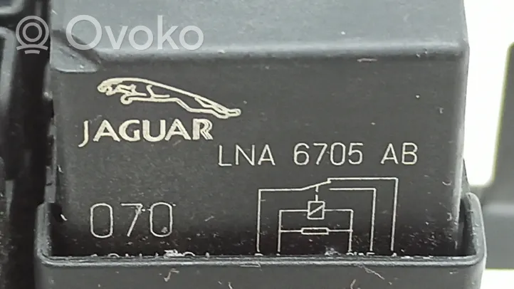 Jaguar XJ X308 Relé de la luz de advertencia LNA6705AB
