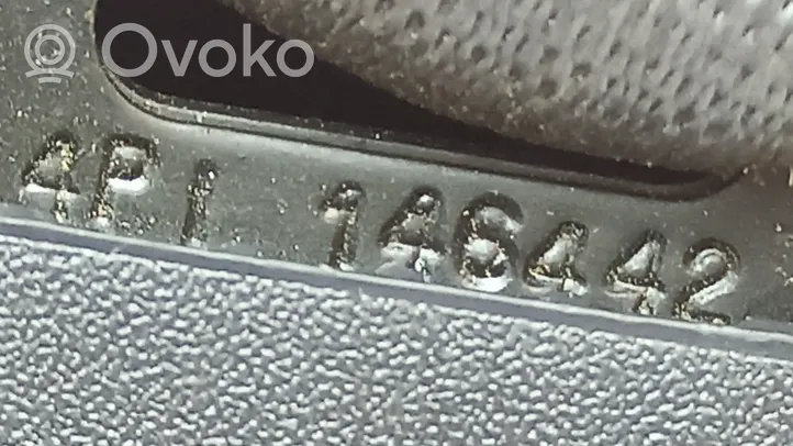 Jeep Grand Cherokee (WK) Takaistuimen turvavyön solki 1CM171DVAB