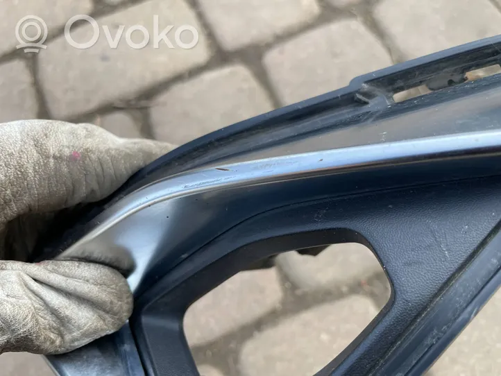 Nissan Qashqai J12 Etupuskurin alempi jäähdytinsäleikkö 62256-6UA0A