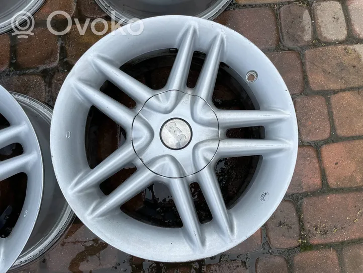 Volkswagen Golf V Cerchioni in lega R15 KBA437001