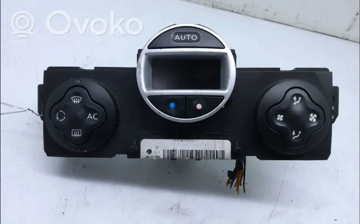 Renault Clio III Gaisa kondicionēšanas / salona apsildes vadības bloks 8200296683