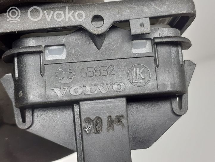 Volvo V50 Przycisk centralnego zamka 65832