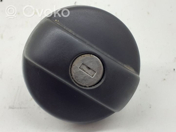 Peugeot 307 Fuel tank filler cap 