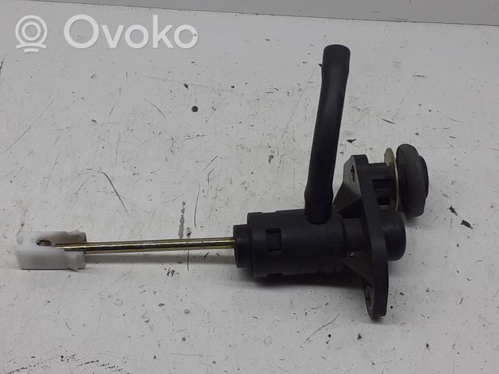 Audi A4 S4 B6 8E 8H Główny cylinder sprzęgła 8E1721401E