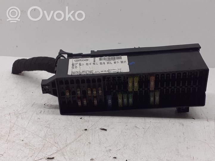 Volkswagen Touran II Module de fusibles 1235500469