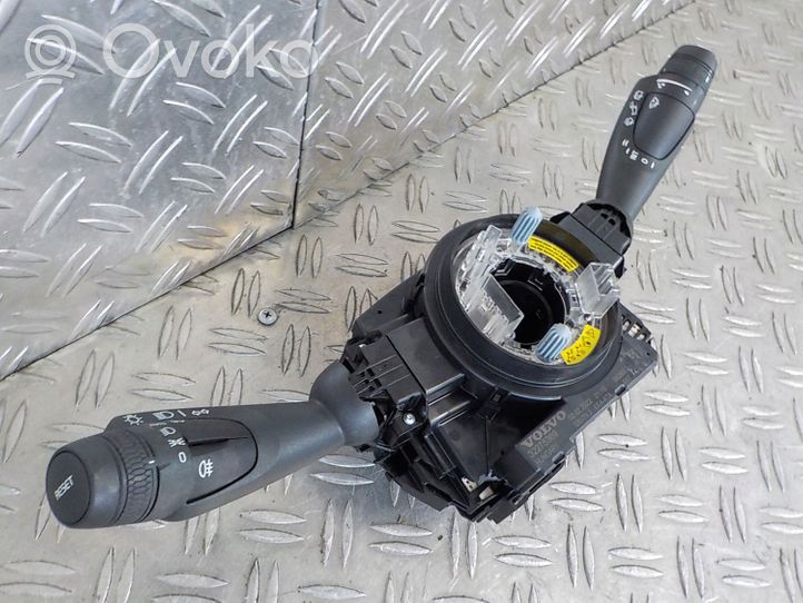 Volvo XC40 Leva/interruttore dell’indicatore di direzione e tergicristallo 32275369